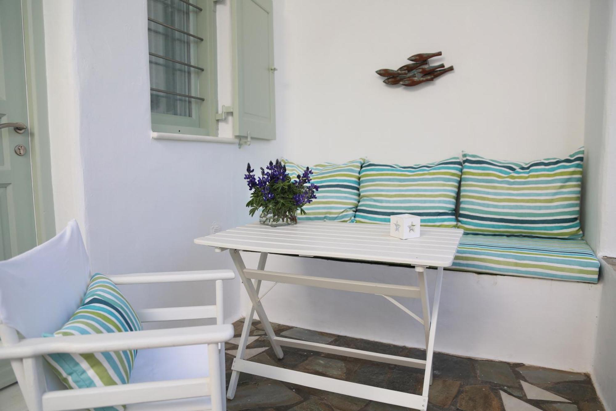 Dafni'S Philoxenia Aparthotel Naousa Rom bilde